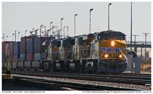 UP 5338 approaches the north end of CP Sepulveda on the Alameda Corridor.